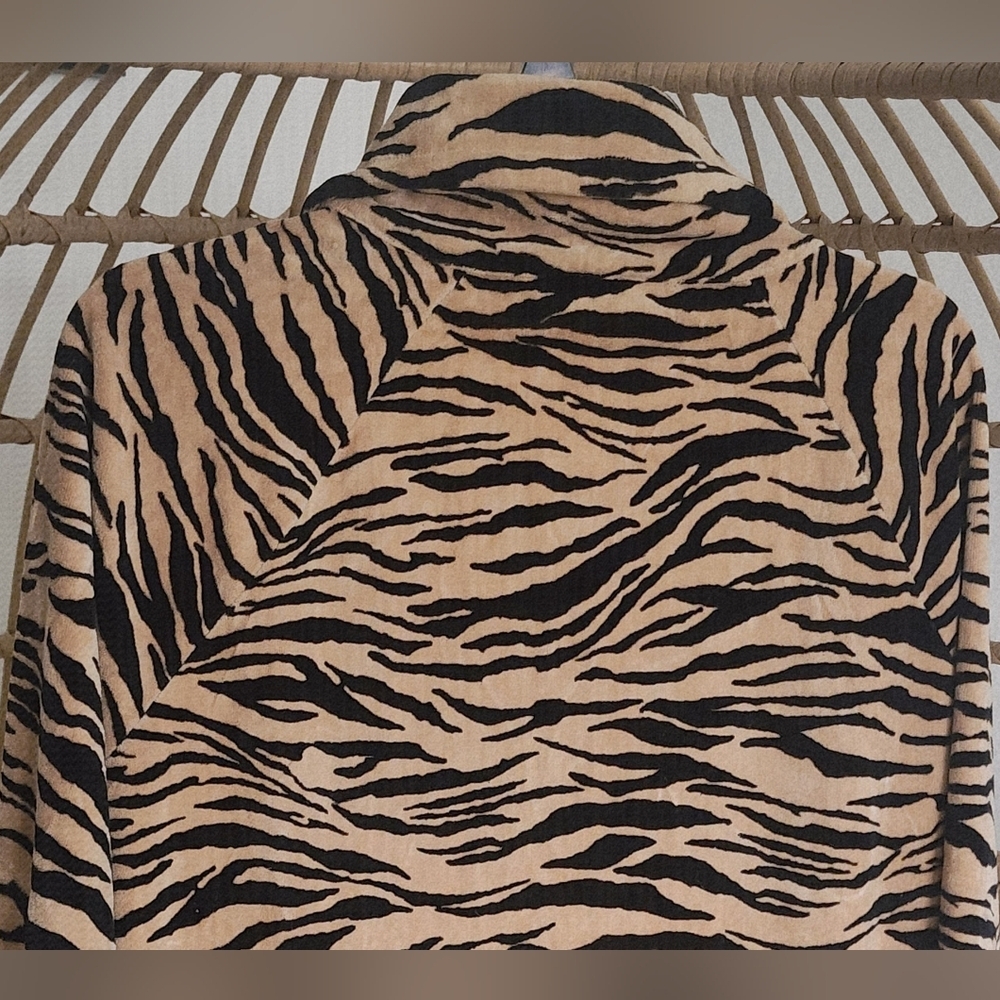 Jones New York Signature Velour Tiger Print Cowl Neck Zip/ Hidden Snap Jacket XL - Picture 9 of 12